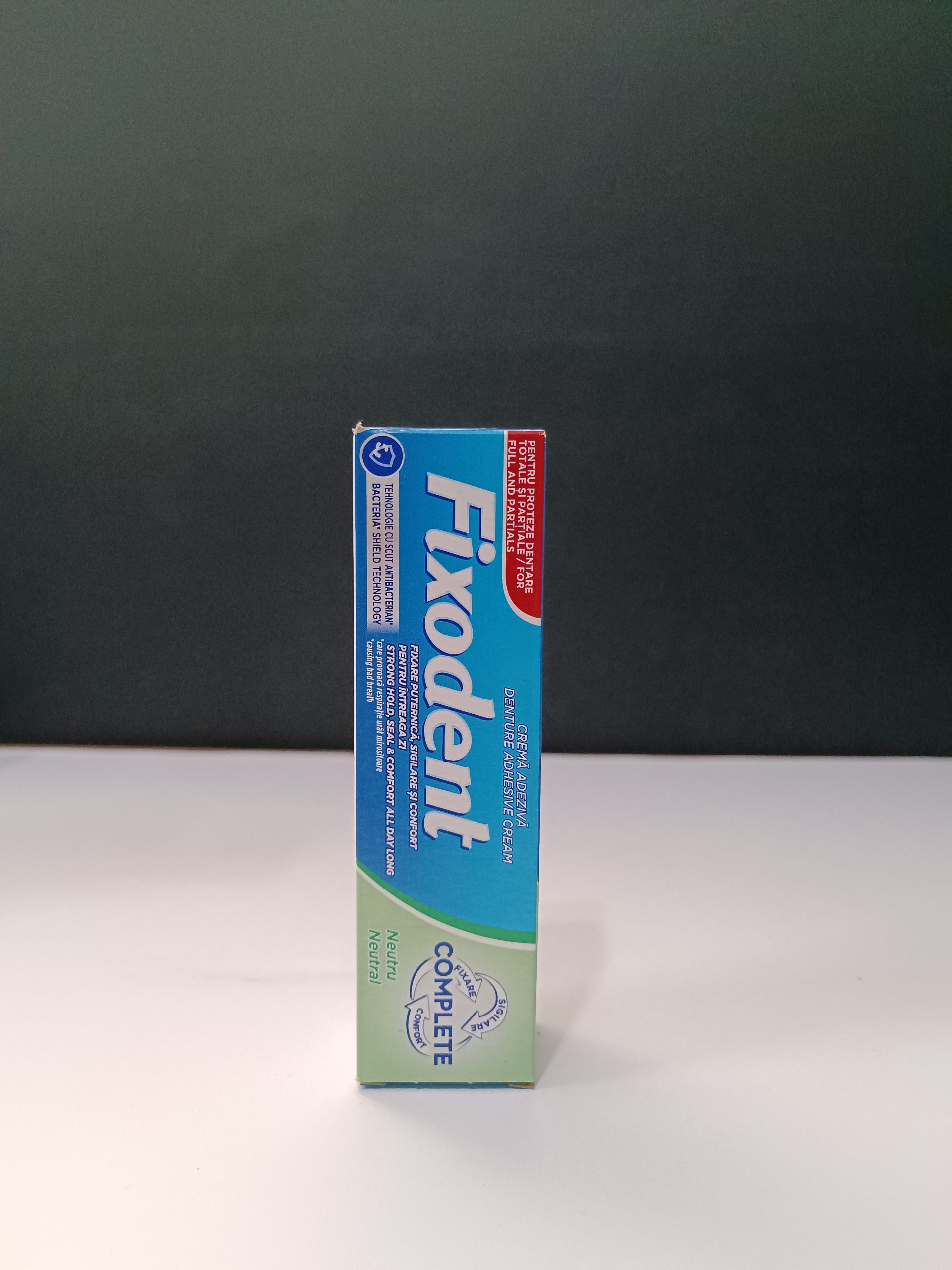 چسب دندان مصنوعی فیکسودنت مدل Neutral انقضا 06/2026 3 چسب دندان مصنوعی فیکسودنت