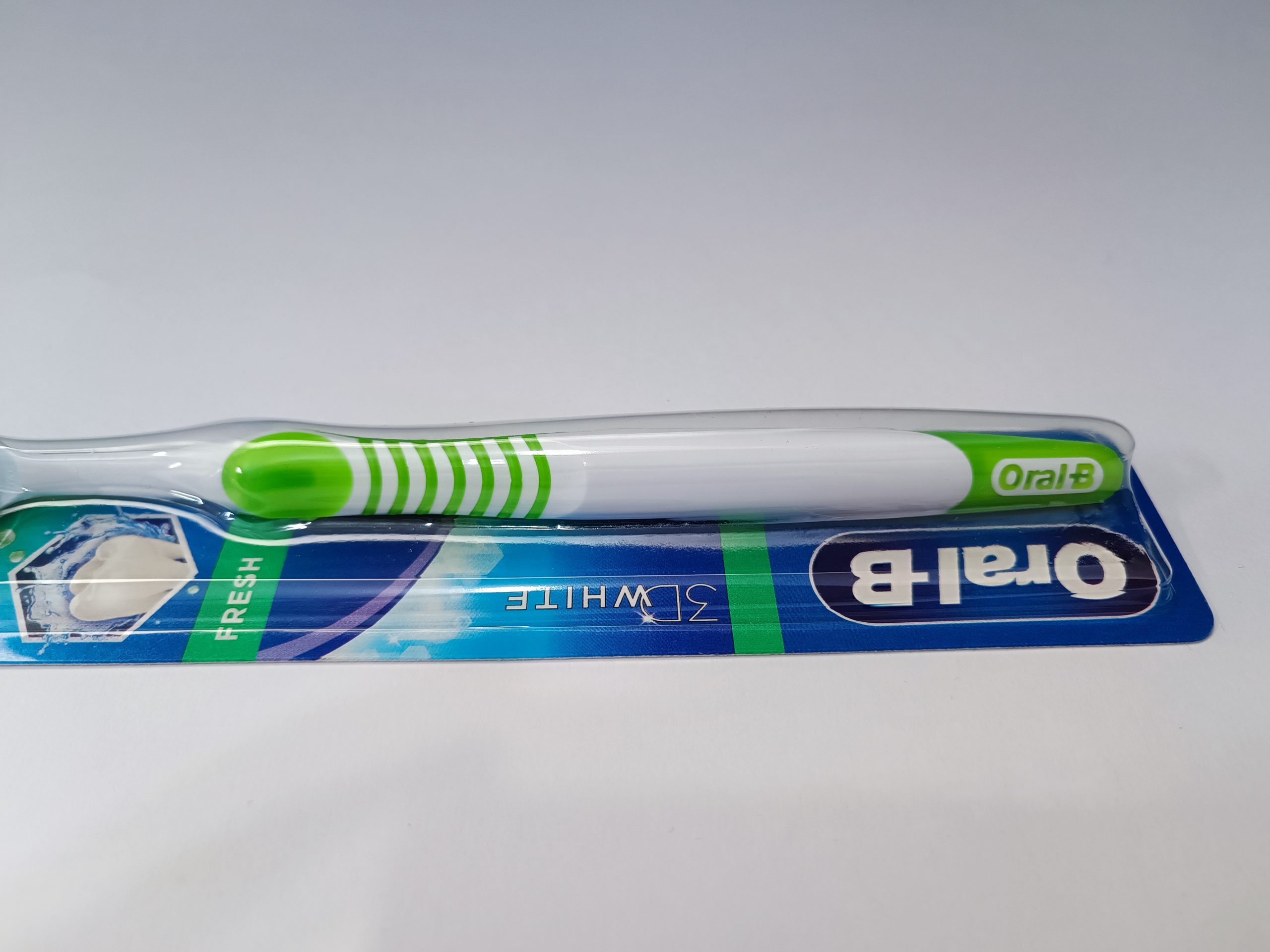 مسواک اورال بی تری دی وایت فرش Oral-B 3Dwhite Fresh 3 مسواک اورال بی تری دی وایت فرش Oral-B 3Dwhite Fresh