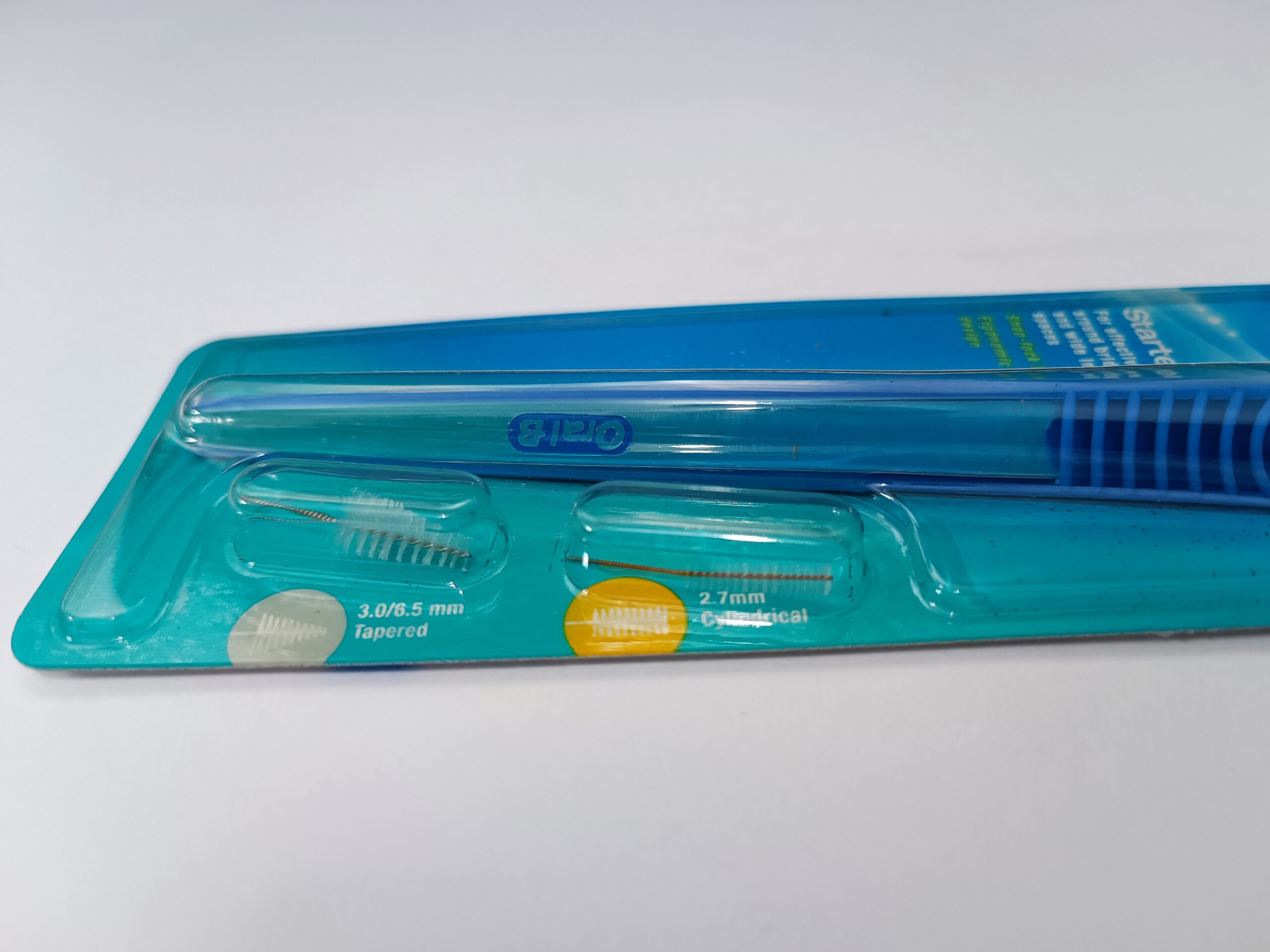 مسواک بین دندانی اورال بی ORAL B Interdental Toothbrush همراه با دو عدد برس 3 مسواک بین دندانی اورال بی ORAL B Interdental Toothbrush همراه با دو عدد برس